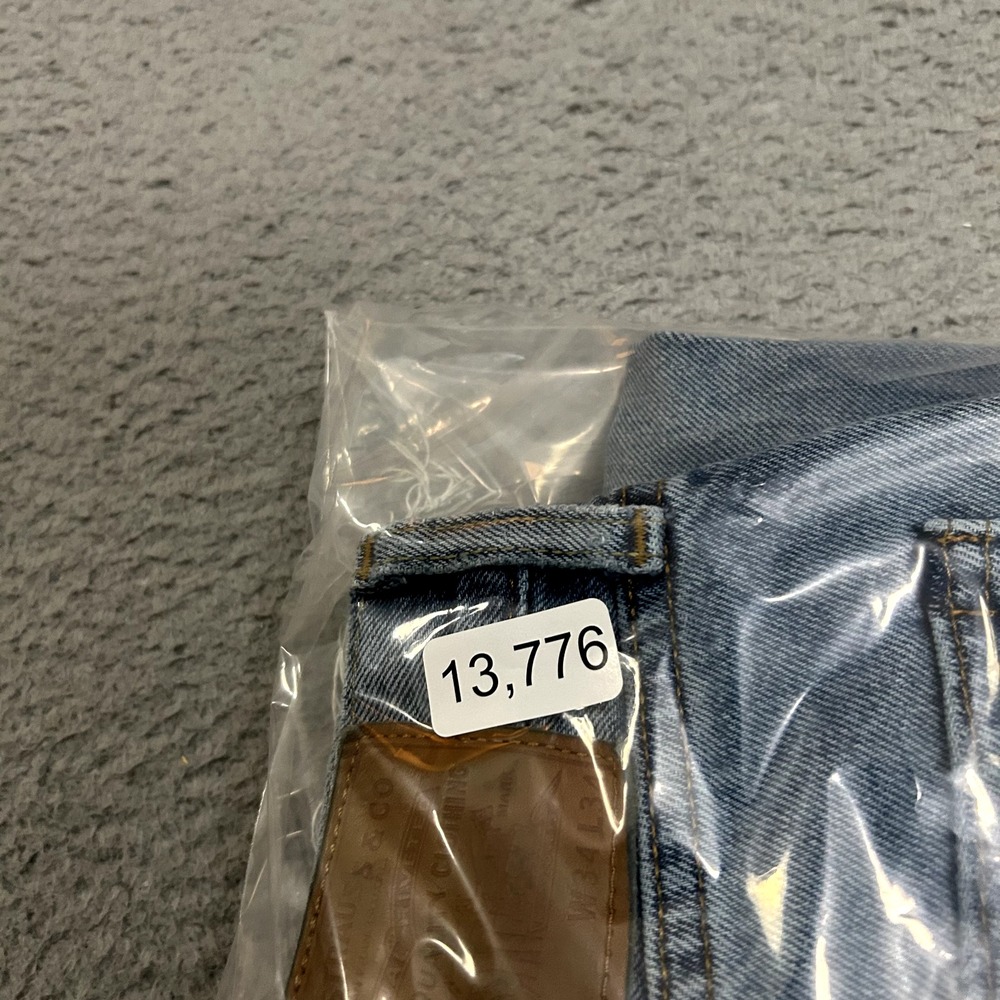 Levis Jeans Mens 34x26 Blue Denim 551 Z Straight Fit Cropped Premium Big E Adult - Picture 16 of 16